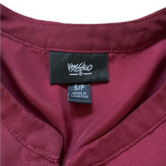 Maroon top sleeveless - Picture 3 of 3